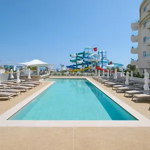 Sunrise Oasis & Waterpark Protarász